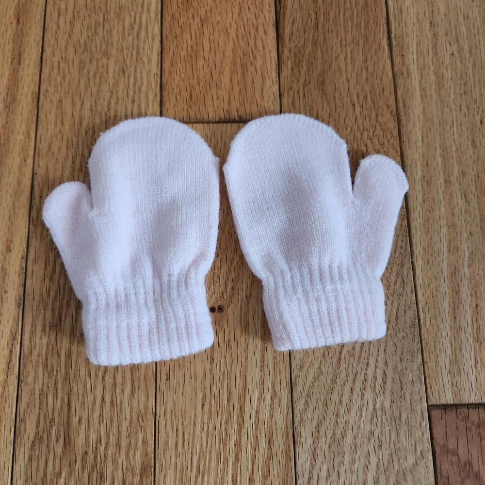 2 pack NEW baby mittens